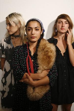 ALSO I LIKE TO ROCK: Foreign Born & Warpaint - Hammer Museum
 Warpaint Band Shannyn