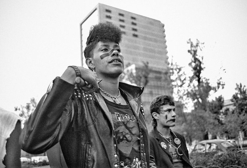 Marcha gay (Gay pride march), by Yolanda Andrade, 1984