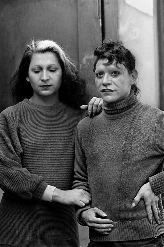 Pricila y Leyla (Pricila and Leyla) from the series La manzana de Adán (Adam’s apple), by Paz Errázuriz, 1982–90