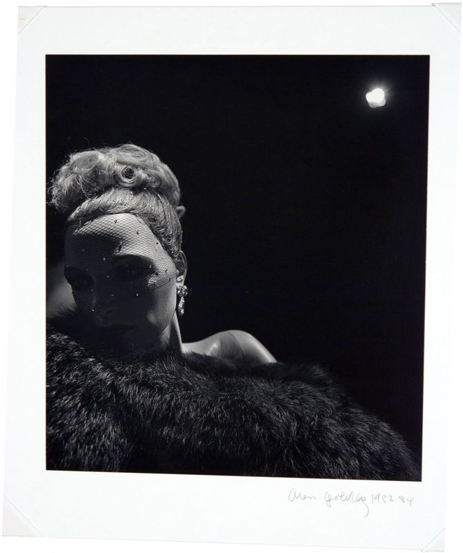 Aron Goldberg, Veiled Lady, 1982-1984