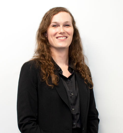 Photo portrait of Elana Redfield