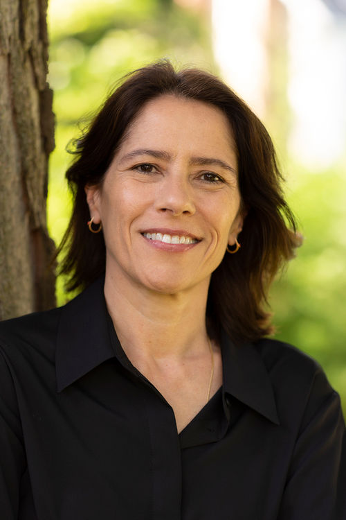 HEadshot of Raquel Cecilia