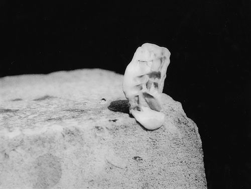 Black and white photo of a sculpture