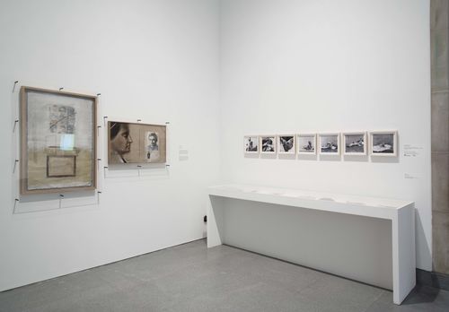 The Power of Words gallery. From left to right: Roser Bru, Cal-Cal Viva (Lime-quicklime), 1978, and Gabriela Mistral, 1983, and Marta Minujín, Leyendo las noticias (Reading the News), 1965. Installation view at Brooklyn Museum, New York
