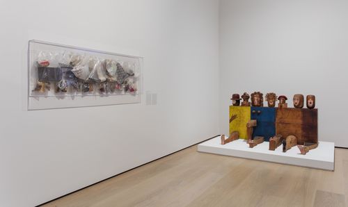 Self-Portrait gallery. From left to right: Alicia Barney, Pratt I, 1978–79, and Marisol, Self-Portrait, 1961–62. Installation view at the Hammer Museum, Los Angeles
