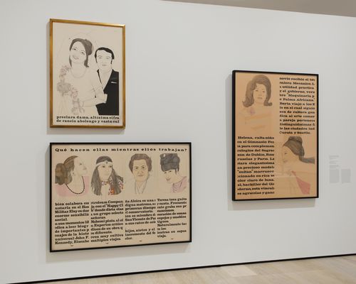 Social Places gallery. From left to right: Clemencia Lucena, Preclara dama, altísima cifra de rancio abolengo y vasta cul (Illustrious lady of noble birth and vast cul), 1970 [top], Qué hacen ellas mientras ellos trabajan? (What are the women doing while the men are at work?), 1970 [bottom], and Sin título (Untitled), 1971. Installation view at the Hammer Museum, Los Angeles