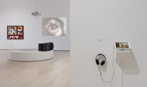 Foreground, right: Marcia Schvartz, Doña concha (Doña shell), 1981. Installation view at the Hammer Museum, Los Angeles
