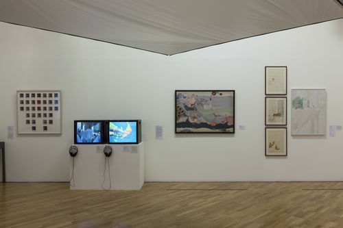 Paisagem do corpo (Body Landscape) gallery. From left to right: Yeni y Nan, Transfiguración elemento tierra (Transfiguration element earth), 1983, and Integraciones en agua I (Integrations in water I), 1981, Pola Weiss, Ciudad Mujer Ciudad (City Woman City), 1978, Delfina Bernal, Paisaje de mar en cuerda (Seascape in rope), 1966, and four untitled works by Wilma Martins. Installation view at Pinacoteca de São Paulo