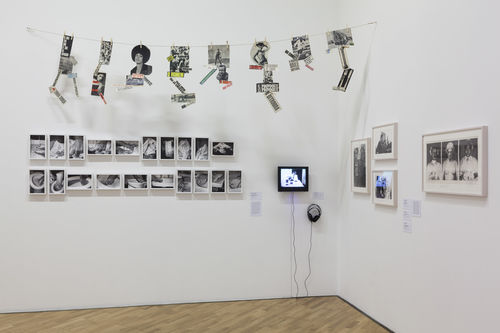 Feminismos (Feminisms) gallery. On wall, from left to right: Ana Victoria Jiménez, photographs from the series Cuaderno de tareas (Assignment Book), 1978–81, Patricia Restrepo, Por la mañana (In the morning), 1979, three photographs by Yolanda Andrade, and Carla Rippey, La edad de las ilusiones (The age of illusions), 1984; suspended above: Neide Sá, A Corda (The rope), 1967. Installation view at Pinacoteca de São Paulo

