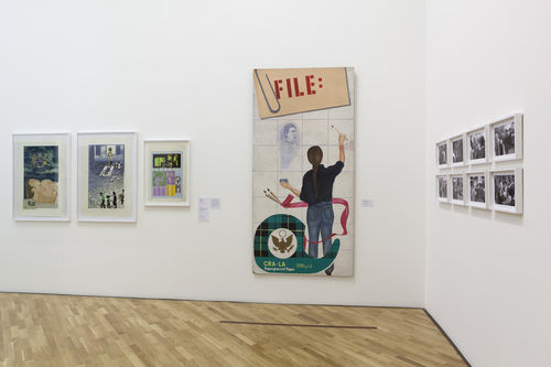 Lugares sociais (Social Places) gallery. From left to right: Nirma Zárate, Ocho intoxicados (Eight intoxicated), Una niña muere por inanición (A girl dies of starvation), and A nosotros (To us), 1971, Barbara Carrasco, Censorship, 1984, and Janet Toro, Dos preguntas (Two questions), 1986. Installation view at Pinacoteca de São Paulo
