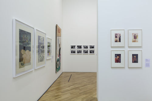 Lugares sociais (Social Places) gallery. Foreground, at right: Isabel Castro, four photos from the series Women under Fire, 1980. Installation view at Pinacoteca de São Paulo
