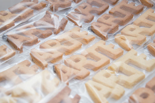 Cookies from Regina Silveira's Biscoito arte (Art cookie) at the opening of Radical Women. Pinacoteca de São Paulo, August 18, 2018