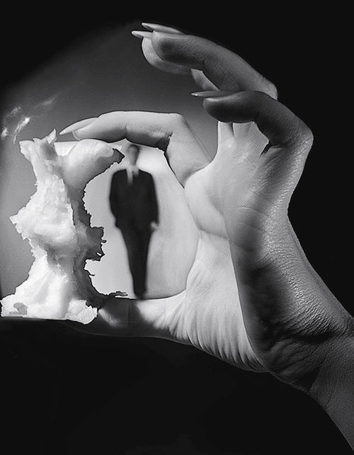 Fig. 1. Annemarie Heinrich, La manzana de Eva (Eve’s apple), 1953