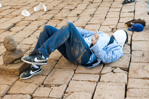 Rafa Esparza, mas caras y mas gestos, 2016. Performance documentation July 8, 2016 as part of Made in L.A. 2016 at the Hammer Museum, Los Angeles. Photo: Barbara Katz.