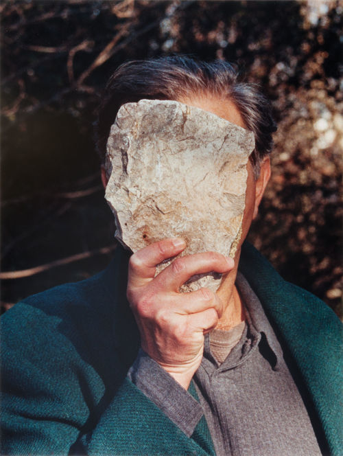 Jimmie Durham, Self-Portrait Pretending to Be a Stone Statue of Myself, 2006. 