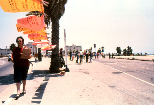 Mónica Mayer. El tendedero (The clothesline), Los Angeles, 1979.