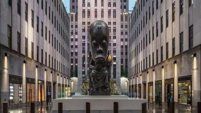 Oracle sculpture in NYC