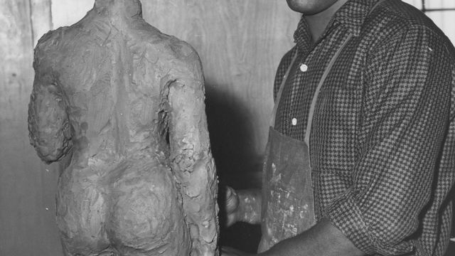 Melvin Edwards in his Los Angeles studio in the 1950s