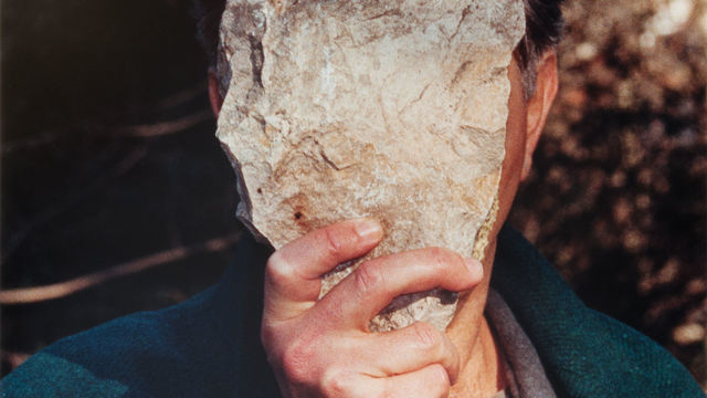 Jimmie Durham, Self-Portrait Pretending to Be a Stone Statue of Myself, 2006. 