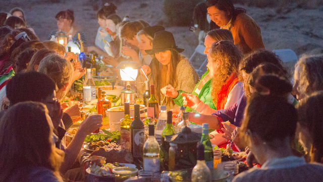 Women's Dinner in the Desert. Photo: Thea Lorentzen.