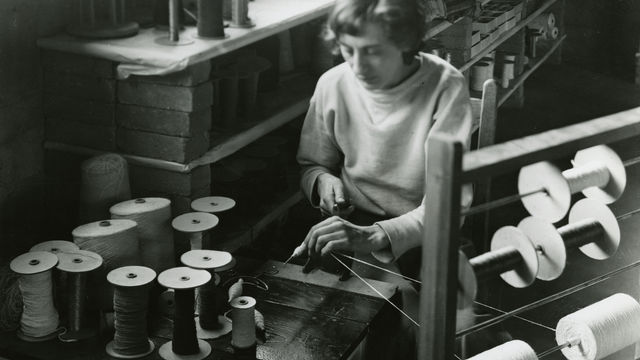 Anni Albers spooling thread, n.d. 