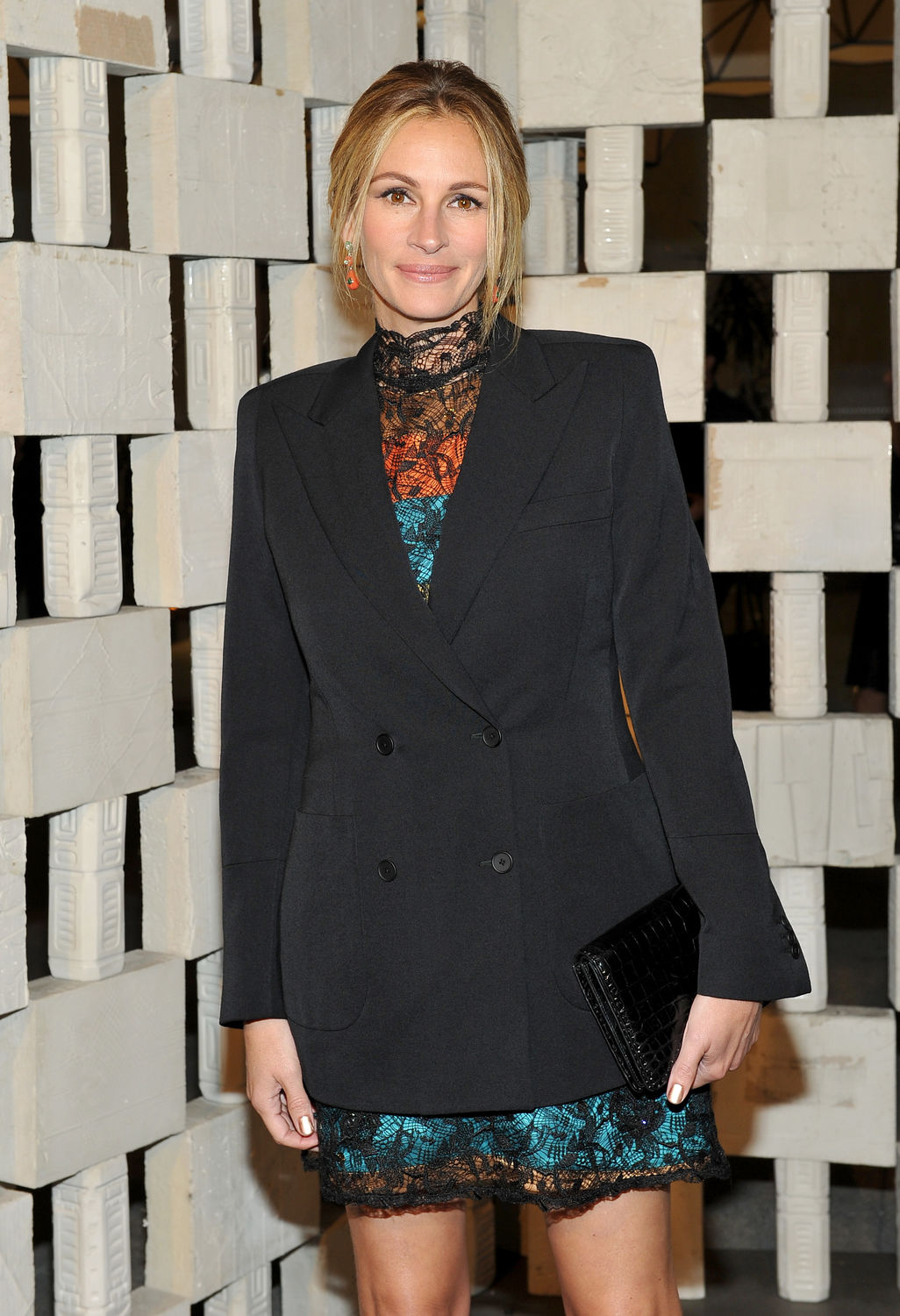 Actress Julia Roberts, wearing Bottega Veneta, attends the Hammer Museum Gala in Garden sponsored by Bottega Veneta at Hammer Museum on October 10, 2015 in Westwood, California. (Photo by Donato Sardella/Getty Images for Hammer Museum)
