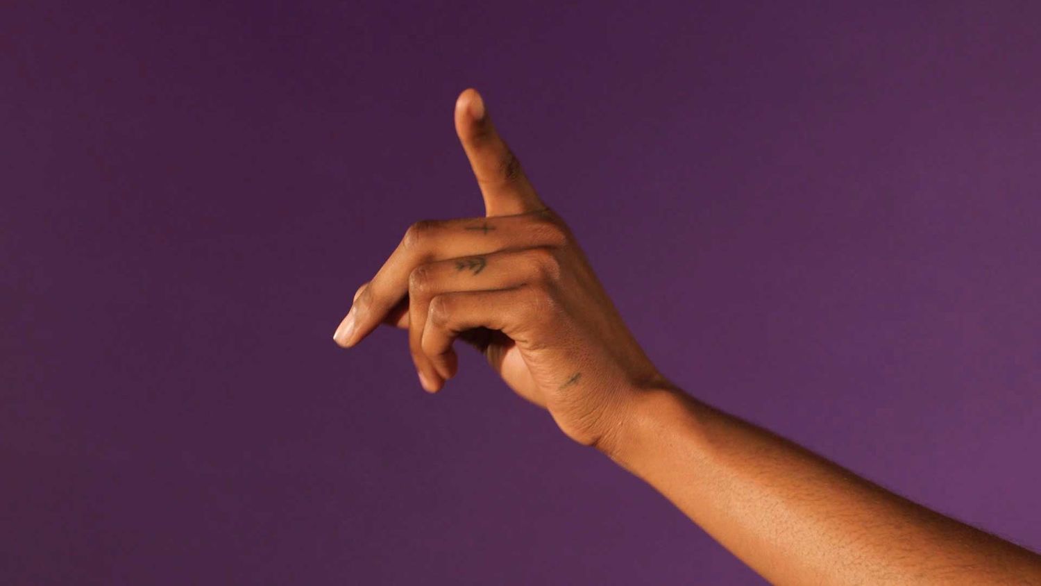 Martine Syms
Still from Notes on Gesture, 2015
Color, sound, displayed on 80-inch monitor
Running Time: 10 minutes, 33 seconds
Hammer Museum, Los Angeles. Purchase.
Image courtesy of the artist
© 2015 Martine Syms