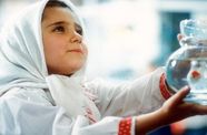 Still from The White Balloon showing a young girl. Credit: October Films/Photofest