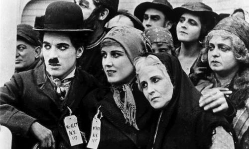 Still of Charlie Chaplin in The Immigrant