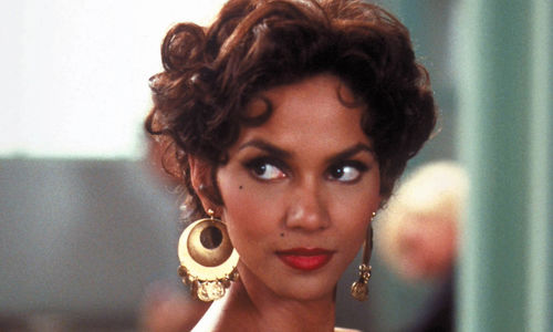 Close up of Halle Berry as Dorothy Dandridge