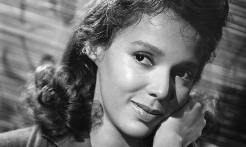 Close up glamour shot of the actress Dorothy Dandridge